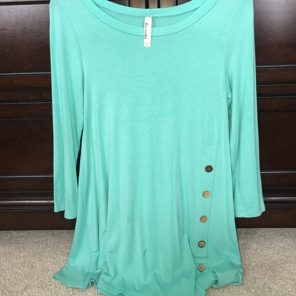 🚨CUTE DRESS WITH BUTTONS ON THE SIDE🚨 - Picture 1 of 1